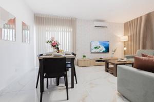 Spinola Court 2BED w pool and parking by Homely