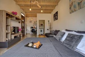 Valley View Studio Apartment Salakos