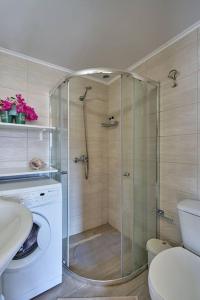 Valley View Studio Apartment Salakos