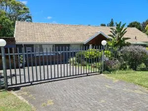 Angie's Nest - Beacon Bay