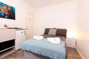 Suite 4 - Chic Private Room in Sheffield - Wincobank