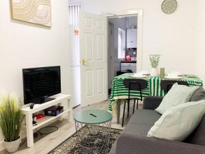 Suite 4 - Chic Private Room in Sheffield