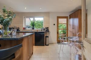 Beautiful 4 bedroom Townhouse minutes from Belfast City Centre