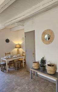 Maisons de vacances Maison la Doucette et son exterieur : photos des chambres