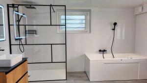 Maisons de vacances Gite Au Coeur du Verger - 4 Etoiles : photos des chambres