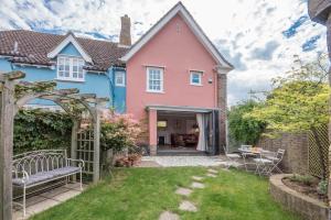 The Poppies, a stylish Aldeburgh holiday home