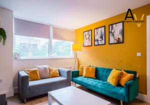 One-Bedroom Apartment - Free Wi-Fi, 4 Mins from Station, Perfect for Long Stays By AV Hughes Properties