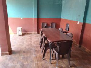 Casa con Piscina y Cascada