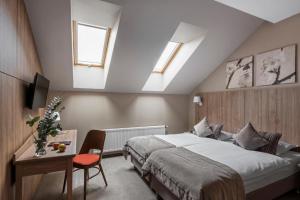Mansard Twin Room room in Big Stone