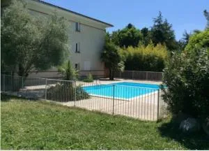 Joli T2 vue sur le jardin proche de Toulouse - Castelginest