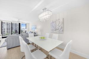 Inviting condo on beach with pool and tennis courts