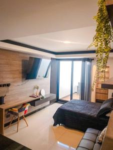 Studio Moderno con Patio Privado