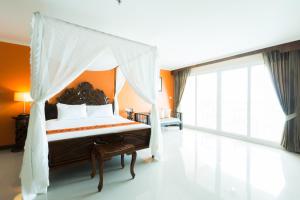 Royal Phala Cliff Beach Resort