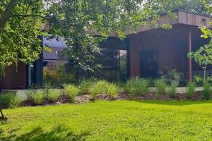 Garden room in green surroundings, sleeps 2