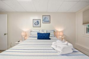 Cozy Retreat on Commercial Street for 2