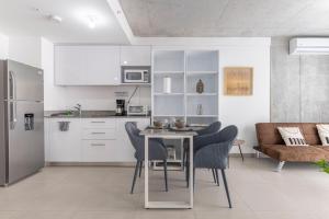 Skyline iFreses, 22nd floor! AC, TV and Pool