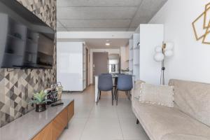 Cityscape iFreses, 20th floor! AC, TV and Pool