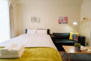 黒門市場徒歩5分 通天閣難波エリア徒歩圏内 トイレと浴室付き まるまる貸切 エレベーター 高層804