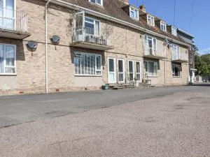 3 Elm Court - Westenhanger