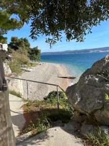 Sunny Hill Apartments with rooftop pool