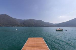 LakeStudio with Private Beach