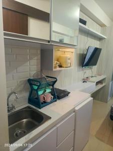 Cozy Furnished Studio Apartemen Transpark Cibubur by Royal Home Indonesia