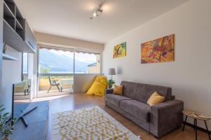 LakeStudio with Private Beach