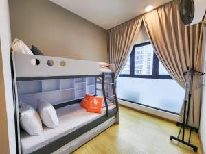 Danga Bay -- SeaGlance Horizon - 3BR3B - 7pax by Cowidea