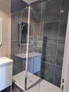 Appartement étage 2 sur cour aux Chartrons avec climatisation