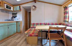 Campings Beautiful Stacaravan In Les Mathes : Mobile Home