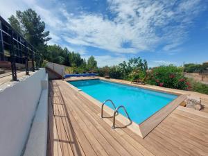 Villa au calme, tout confort clim piscine wifi 7 personnes
