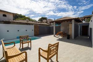 Casa com 6Qtos em Manguinhos a 300m do Mar | CC 18