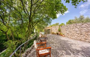 2 Bedroom Pet Friendly Home In Malinska