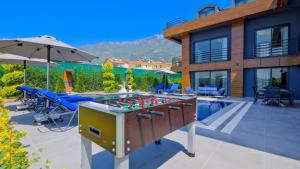 4 Bedroom Luxury Villa Close to Shops and Restaurants