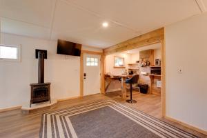 Deluxe Cabin A at Elk Creek Escape Pet Friendly!
