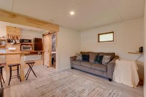 Community Perks Elk Creek Escape - Deluxe Cabin C