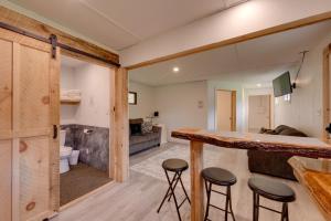 Community Perks Elk Creek Escape - Deluxe Cabin C