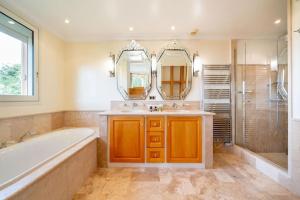 Villas Logement entier villa de luxe avec vue mer : photos des chambres