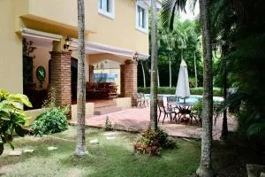 Villa-Agapito GuavaberryJuanDolio-11Px-3BR-5Bds-WiFi-BBQ-PrivatePool - Los Conucos