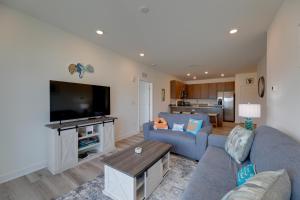 Bayfront Condo with Pool Access, Near Rehoboth Beach