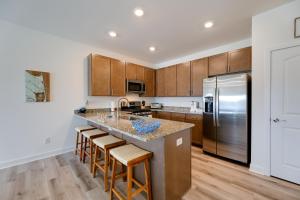 Bayfront Condo with Pool Access, Near Rehoboth Beach