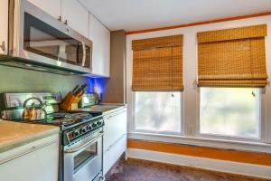 4 Mi to Dtwn Pet-Friendly Austin Studio