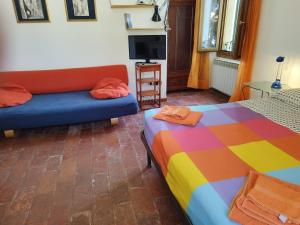 Cosy studio step from the Iseo lake.