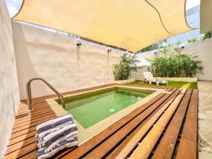 Home pool wonderful common area