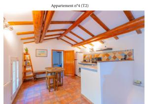 Maisons de vacances Belle villa provencale et dependances dans un domaine de 2 Ha piscine, sauna, balneo : photos des chambres