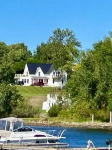Gray's Manor - Lake Memphremagog - Jay