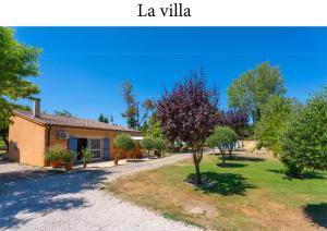 Belle villa provençale et dépendances dans un domaine de 2 Ha piscine, sauna, balnéo