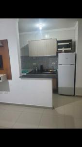 Apto Praia Grande a um quarteirão da orla