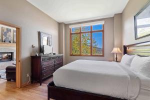 Highlands Westview 308 by East West Hospitality