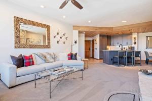 Highlands Westview 208 by East West Hospitality